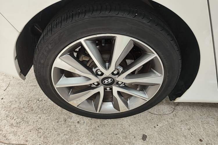 Used Hyundai Elantra (5th Generation / Langdong) 2015 1.6L Automatic Leading Model Right Rear Wheel Hub