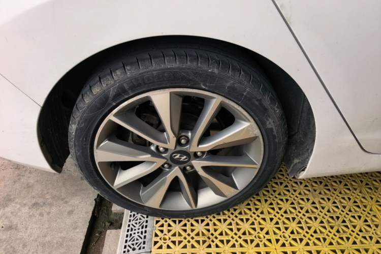 Used Hyundai Elantra (5th Generation / Langdong) 2015 1.6L Automatic Leading Model Right Rear Wheel Hub