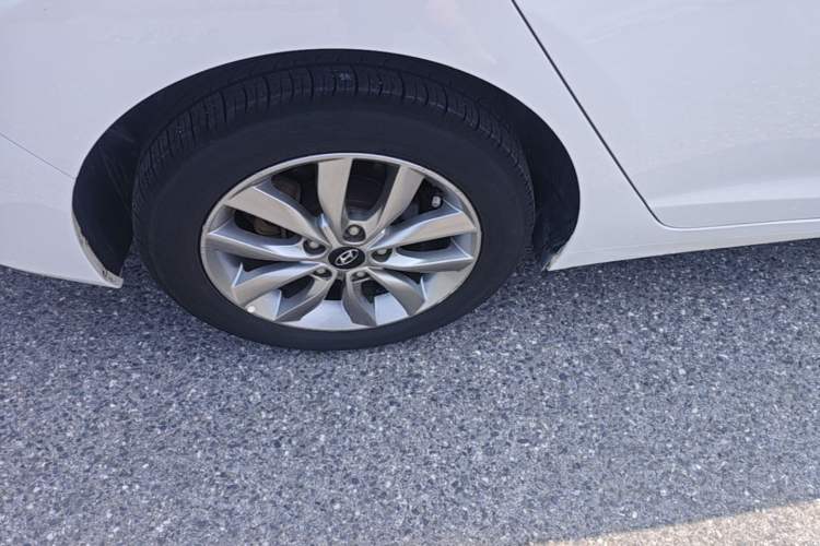 Used Hyundai Elantra (5th Generation / Langdong) 2015 1.6L Automatic Fashion Model Right Rear Wheel Hub