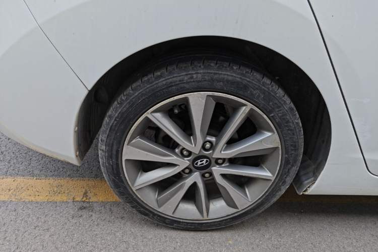 Used Hyundai Elantra (5th Generation / Langdong) 2015 1.6L Automatic Leading Model Right Rear Wheel Hub