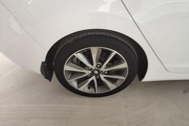 Used Hyundai Elantra (5th Generation / Langdong) 2015 1.6L Automatic Leading Model Right Rear Wheel Hub