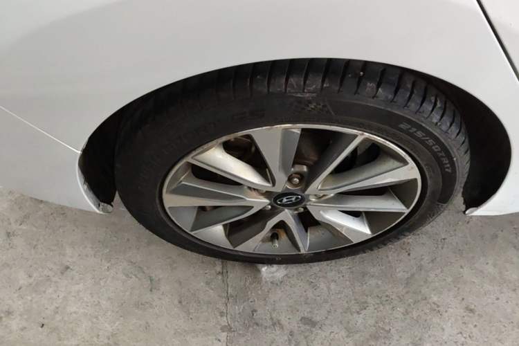 Used Hyundai Elantra (5th Generation / Langdong) 2015 1.6L Automatic Luxury Model Right Rear Wheel Hub