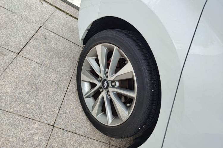 Used Hyundai Elantra (5th Generation / Langdong) 2015 1.6L Automatic Leading Model Right Rear Wheel Hub