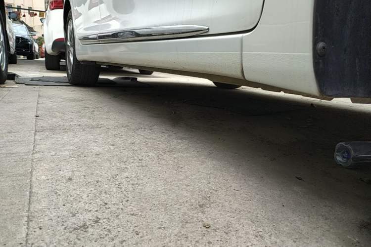 Used Hyundai Elantra (5th Generation / Langdong) 2015 1.6L Manual Leading Model Right Side Sill