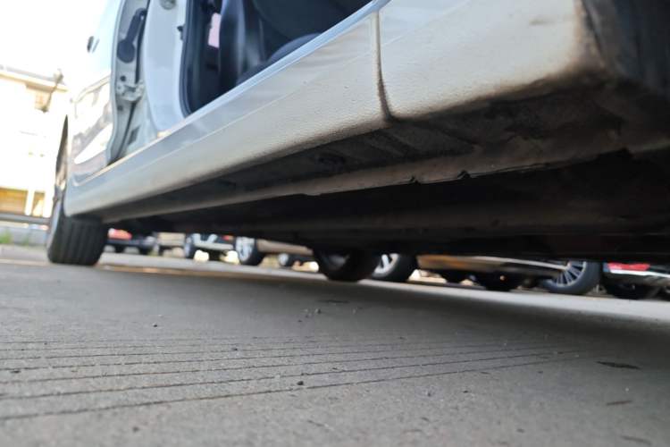 Used Hyundai Elantra (5th Generation / Langdong) 2015 1.6L Automatic Luxury Model Right Side Sill