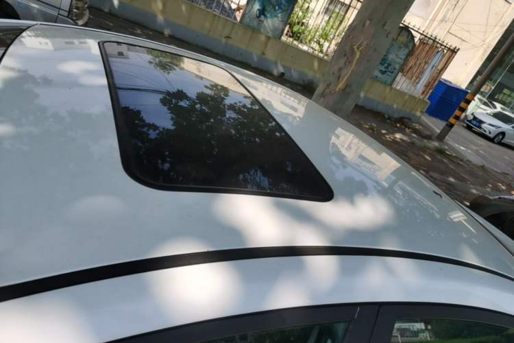 Used Hyundai Elantra (5th Generation / Langdong) 2015 1.6L Manual Leading Model Roof