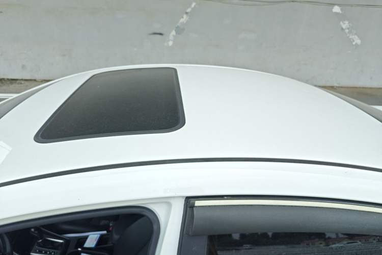 Used Hyundai Elantra (5th Generation / Langdong) 2015 1.6L Automatic Luxury Model Roof