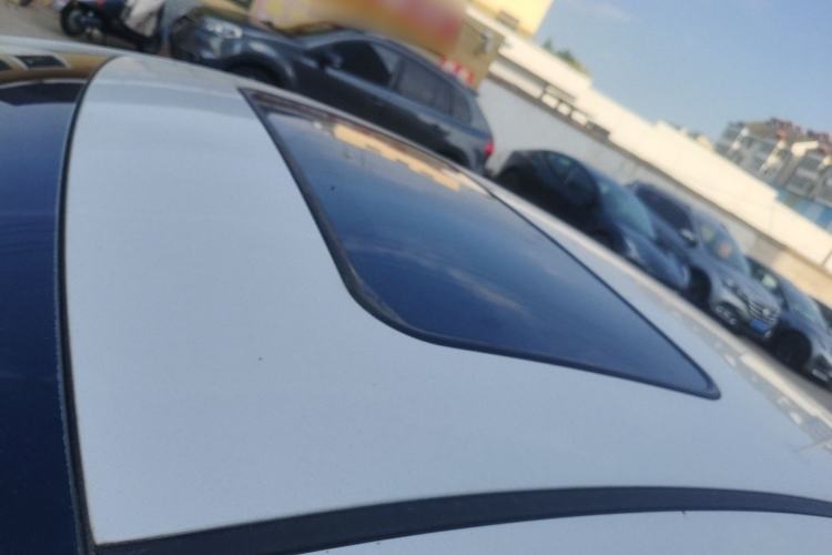 Used Hyundai Elantra (5th Generation / Langdong) 2015 1.6L Manual Leading Model Roof