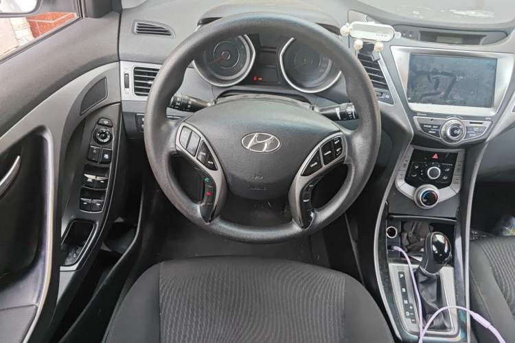 Used Hyundai Elantra (5th Generation / Langdong) 2015 1.6L Automatic Leading Model Steering Wheel