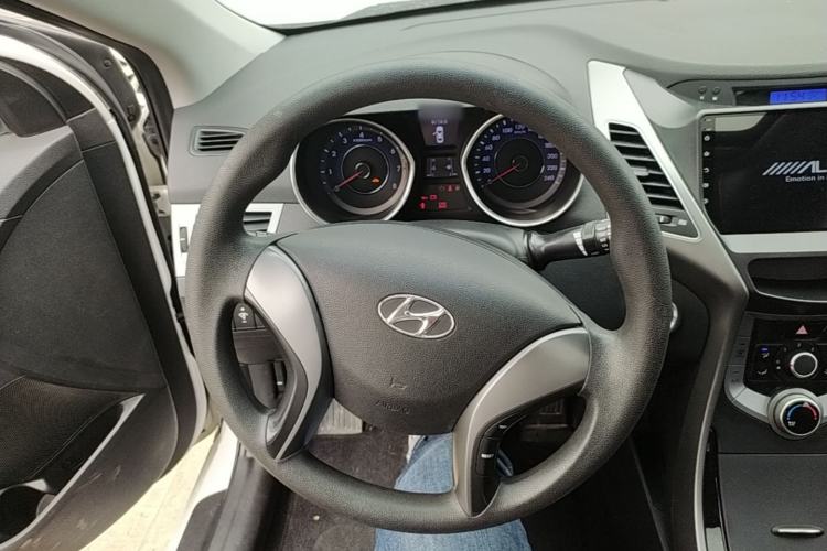 Used Hyundai Elantra (5th Generation / Langdong) 2015 1.6L Manual Leading Model Steering Wheel