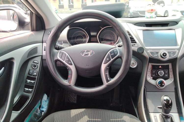 Used Hyundai Elantra (5th Generation / Langdong) 2015 1.6L Automatic Leading Model Steering Wheel