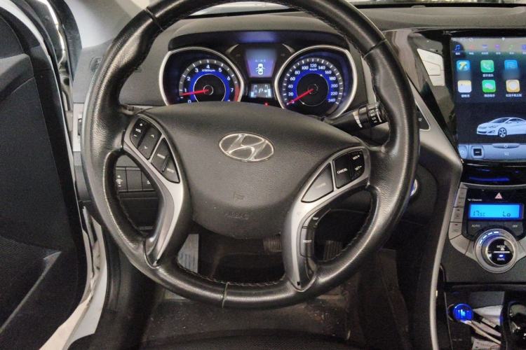Used Hyundai Elantra (5th Generation / Langdong) 2015 1.6L Automatic Luxury Model Steering Wheel