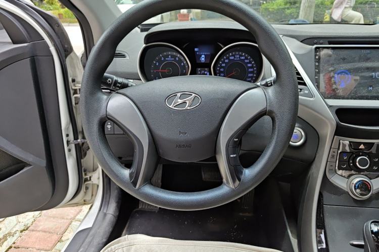 Used Hyundai Elantra (5th Generation / Langdong) 2015 1.6L Automatic Leading Model Steering Wheel
