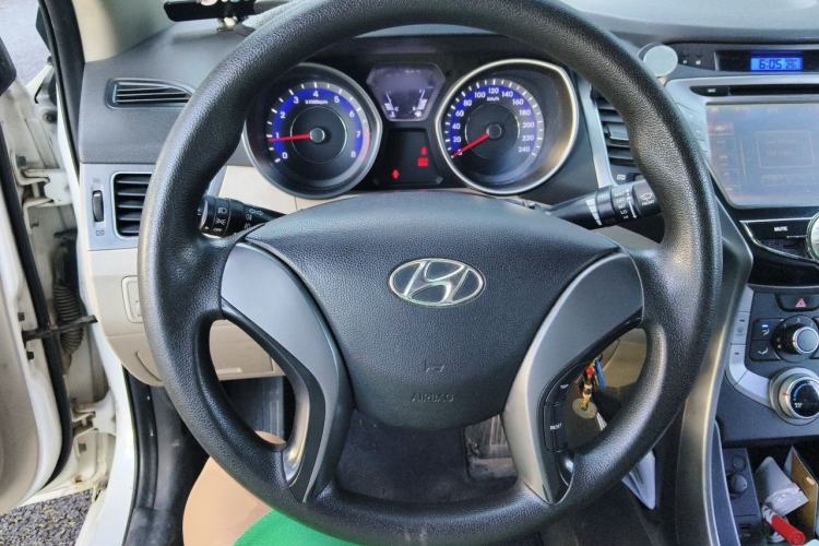 Used Hyundai Elantra (5th Generation / Langdong) 2015 1.6L Manual Fashion Edition Steering Wheel
