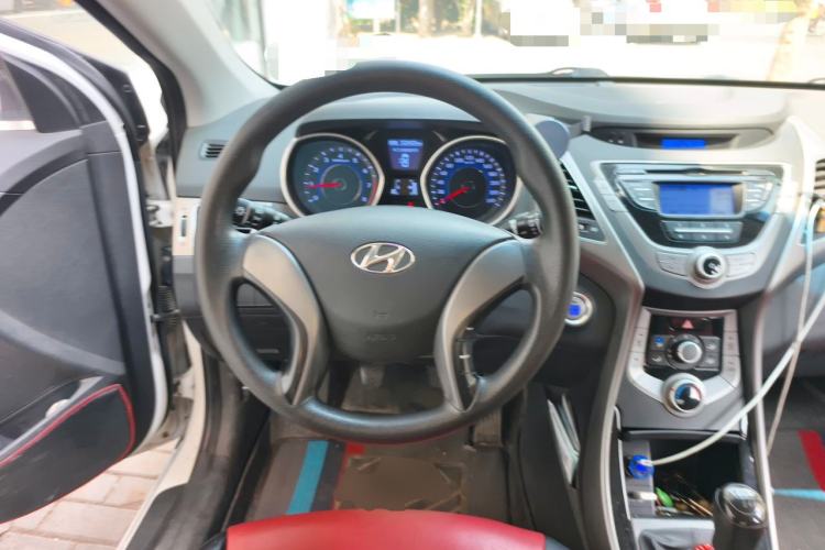 Used Hyundai Elantra (5th Generation / Langdong) 2015 1.6L Manual Leading Model Steering Wheel