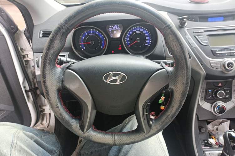 Used Hyundai Elantra (5th Generation / Langdong) 2015 1.6L Automatic Fashion Model Steering Wheel