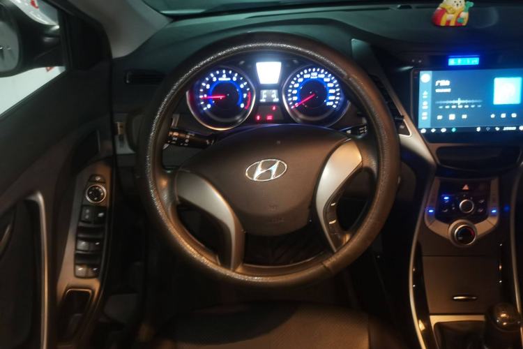 Used Hyundai Elantra (5th Generation / Langdong) 2015 1.6L Manual Leading Model Steering Wheel