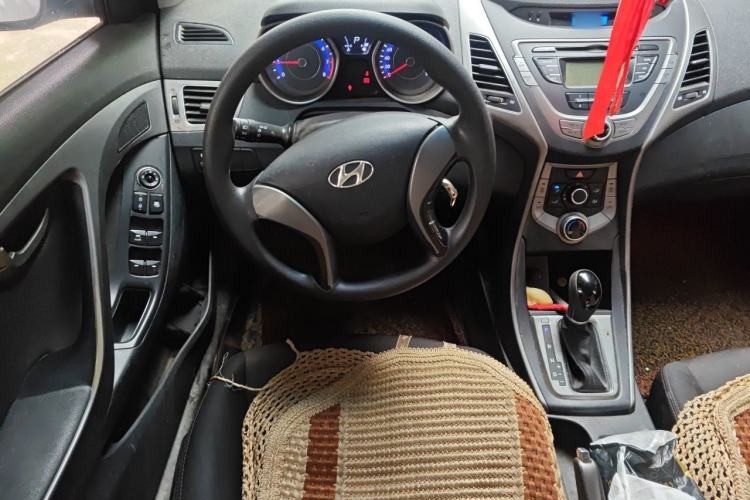 Used Hyundai Elantra (5th Generation / Langdong) 2015 1.6L Automatic Fashion Model Steering Wheel