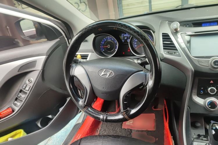 Used Hyundai Elantra (5th Generation / Langdong) 2015 1.6L Automatic Fashion Model Steering Wheel