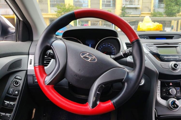 Used Hyundai Elantra (5th Generation / Langdong) 2015 1.6L Manual Leading Model Steering Wheel