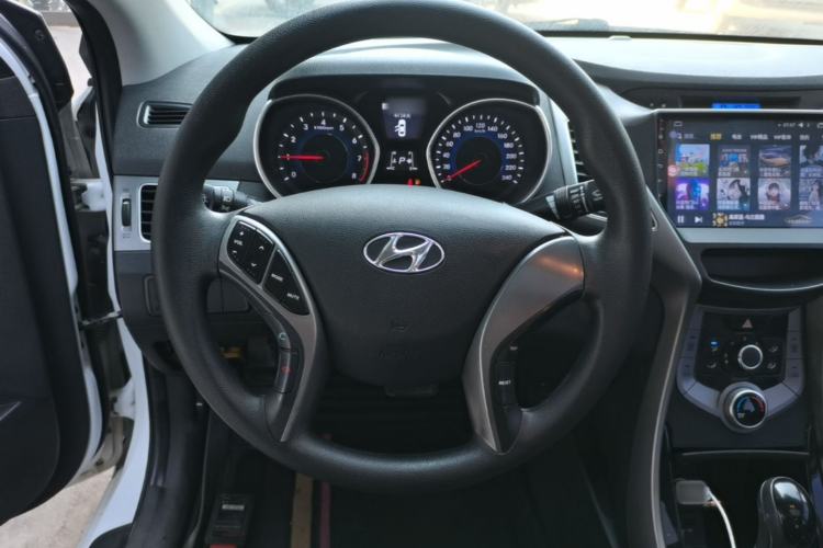 Used Hyundai Elantra (5th Generation / Langdong) 2015 1.6L Automatic Leading Model Steering Wheel