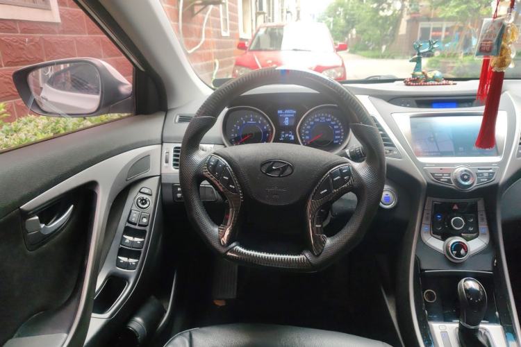 Used Hyundai Elantra (5th Generation / Langdong) 2015 1.6L Automatic Fashion Model Steering Wheel