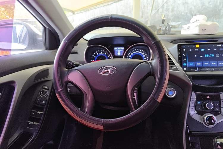Used Hyundai Elantra (5th Generation / Langdong) 2015 1.6L Automatic Leading Model Steering Wheel