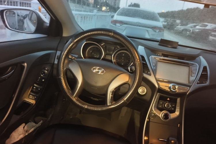 Used Hyundai Elantra (5th Generation / Langdong) 2015 1.6L Manual Leading Model Steering Wheel