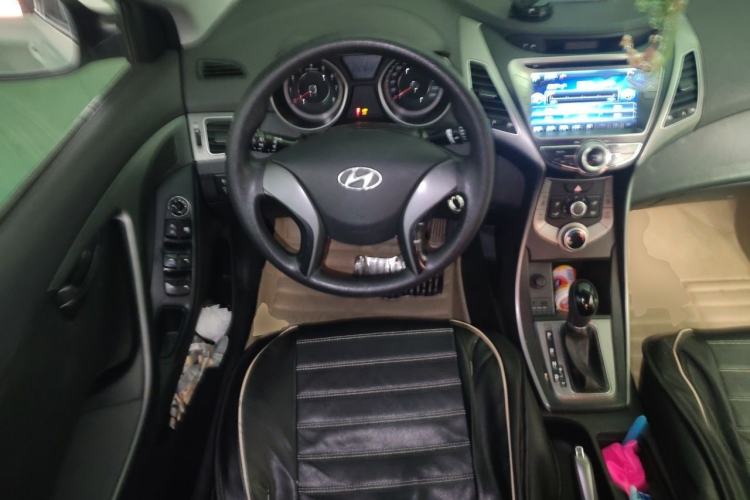 Used Hyundai Elantra (5th Generation / Langdong) 2015 1.6L Automatic Fashion Model Steering Wheel