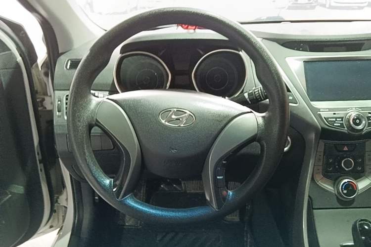 Used Hyundai Elantra (5th Generation / Langdong) 2015 1.6L Automatic Leading Model Steering Wheel