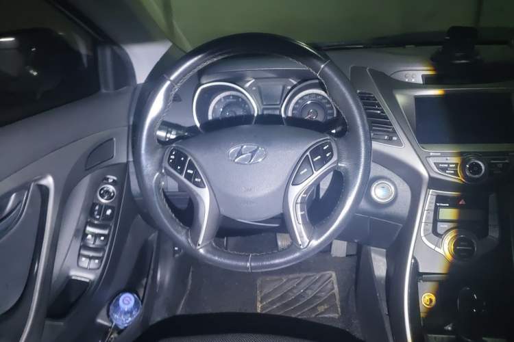Used Hyundai Elantra (5th Generation / Langdong) 2015 1.6L Automatic Leading Model Steering Wheel