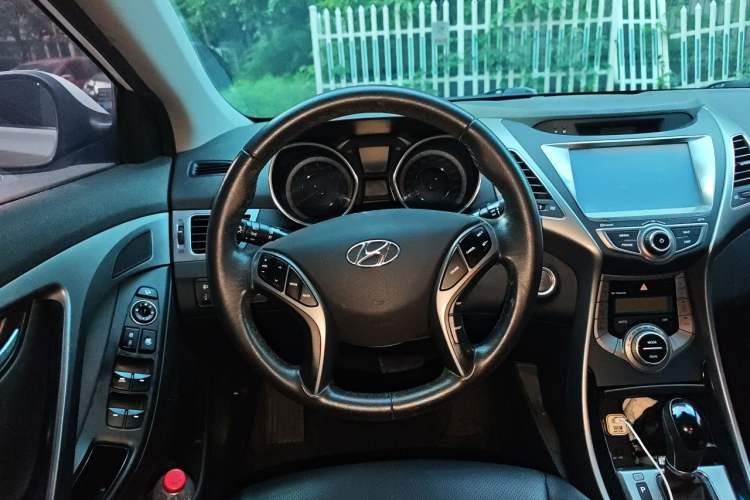 Used Hyundai Elantra (5th Generation / Langdong) 2015 1.6L Automatic Luxury Model Steering Wheel