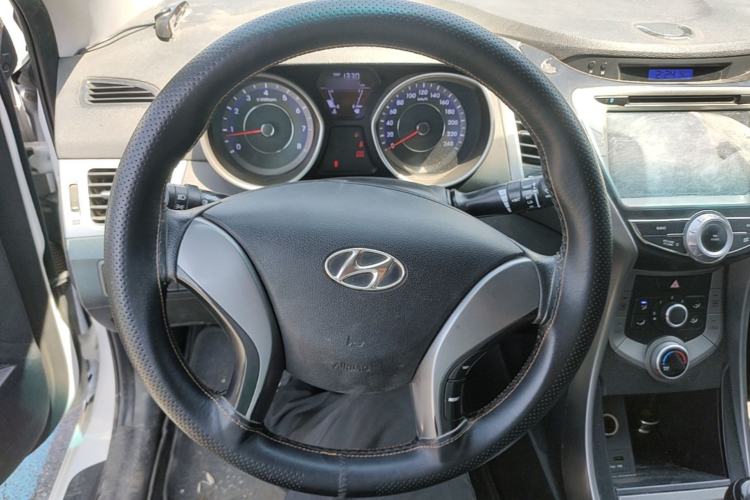 Used Hyundai Elantra (5th Generation / Langdong) 2015 1.6L Manual Fashion Edition Steering Wheel