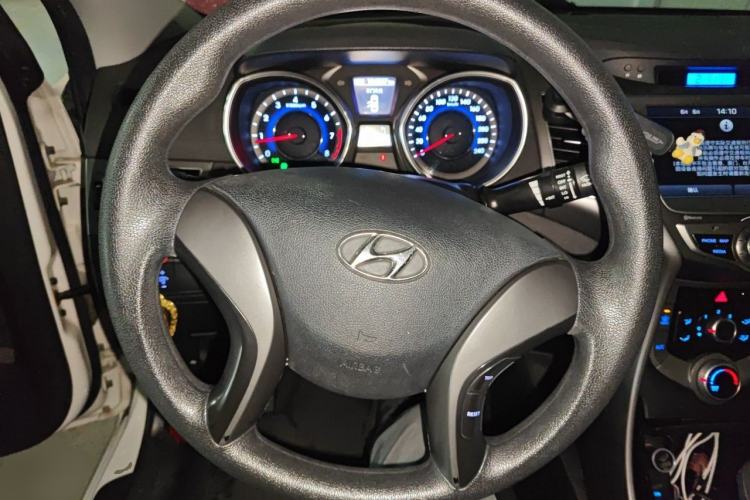 Used Hyundai Elantra (5th Generation / Langdong) 2015 1.6L Automatic Leading Model Steering Wheel