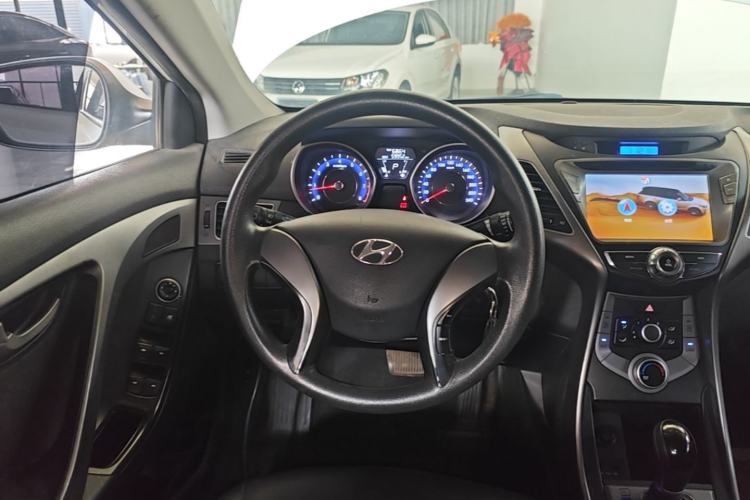 Used Hyundai Elantra (5th Generation / Langdong) 2015 1.6L Automatic Fashion Model Steering Wheel
