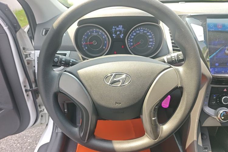 Used Hyundai Elantra (5th Generation / Langdong) 2015 1.6L Automatic Fashion Model Steering Wheel