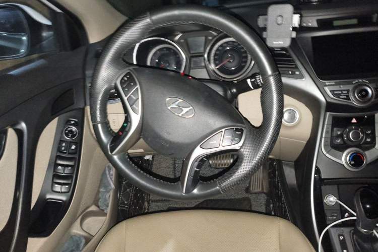 Used Hyundai Elantra (5th Generation / Langdong) 2015 1.6L Automatic Leading Model Steering Wheel