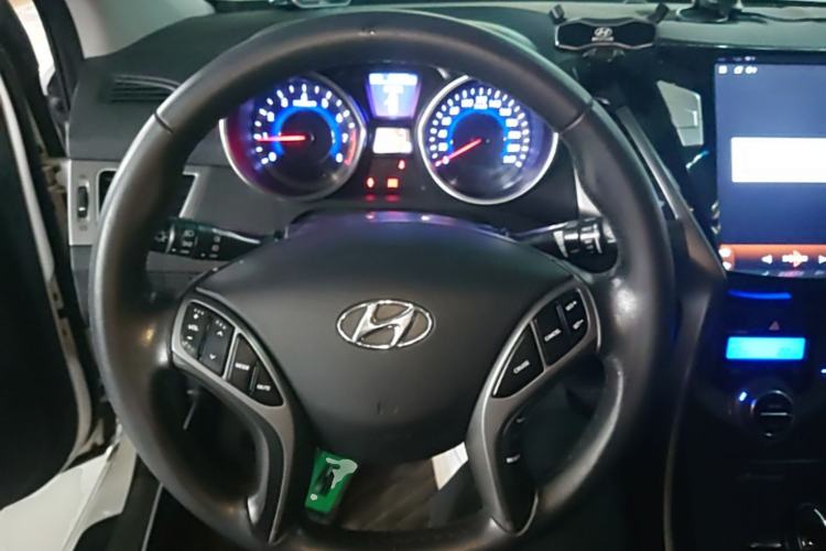 Used Hyundai Elantra (5th Generation / Langdong) 2015 1.6L Automatic Luxury Model Steering Wheel