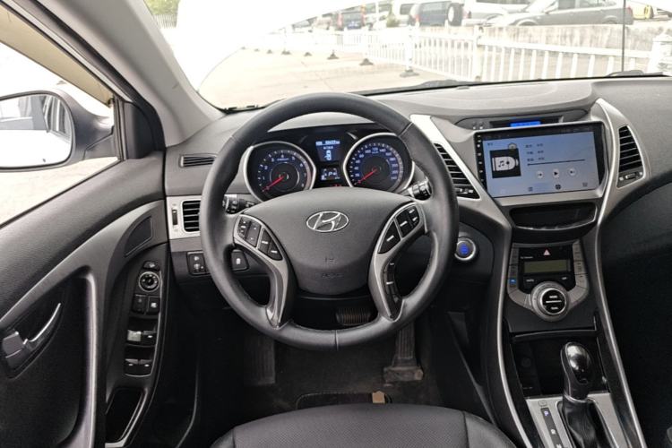 Used Hyundai Elantra (5th Generation / Langdong) 2015 1.6L Automatic Luxury Model Steering Wheel
