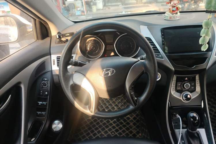 Used Hyundai Elantra (5th Generation / Langdong) 2015 1.6L Automatic Leading Model Steering Wheel