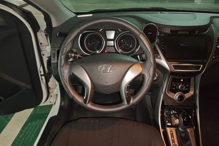 Used Hyundai Elantra (5th Generation / Langdong) 2015 1.6L Automatic Leading Model Steering Wheel