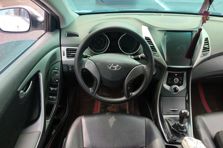 Used Hyundai Elantra (5th Generation / Langdong) 2015 1.6L Manual Leading Model Steering Wheel