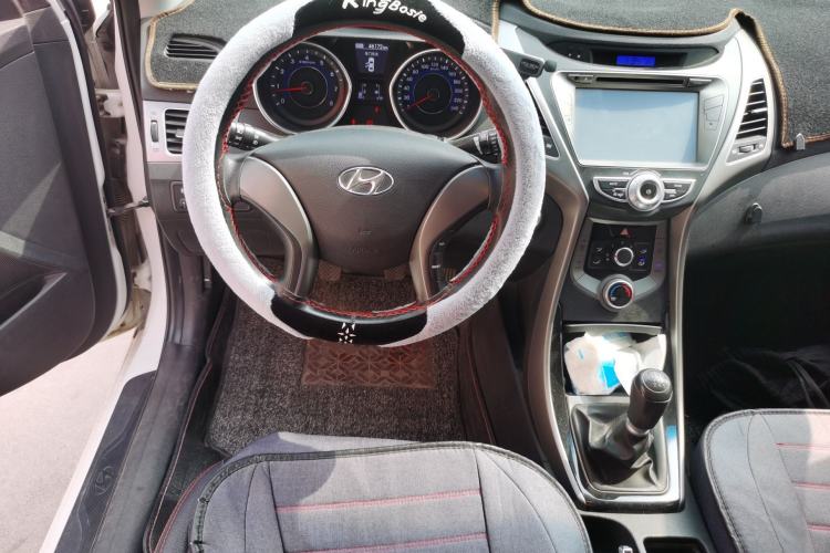 Used Hyundai Elantra (5th Generation / Langdong) 2015 1.6L Manual Leading Model Steering Wheel