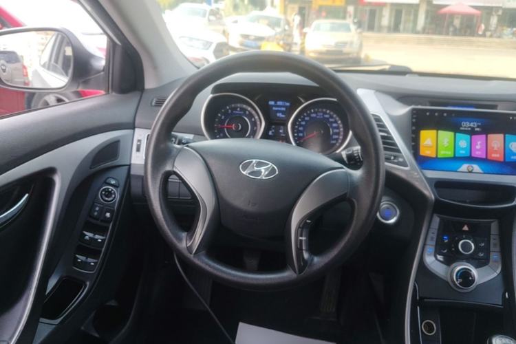 Used Hyundai Elantra (5th Generation / Langdong) 2015 1.6L Manual Leading Model Steering Wheel