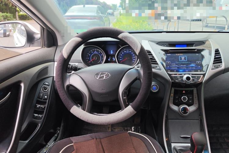 Used Hyundai Elantra (5th Generation / Langdong) 2015 1.6L Manual Leading Model Steering Wheel