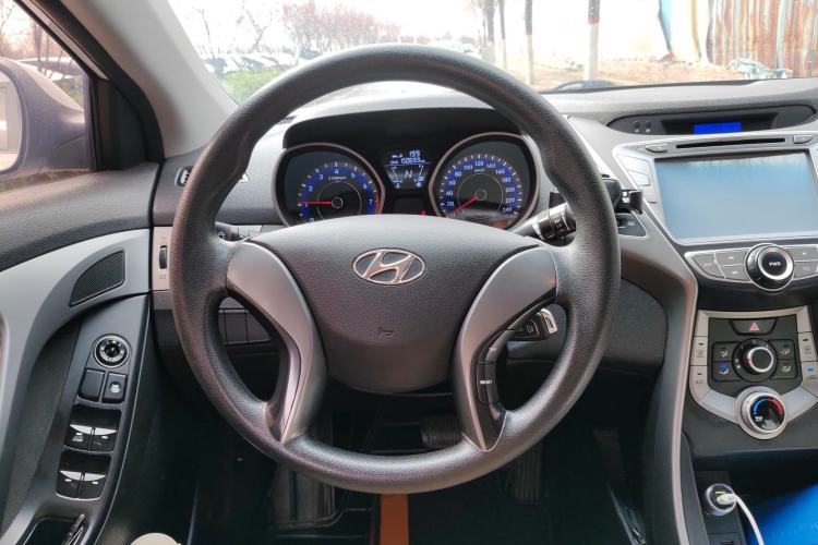 Used Hyundai Elantra (5th Generation / Langdong) 2015 1.6L Automatic Fashion Model Steering Wheel
