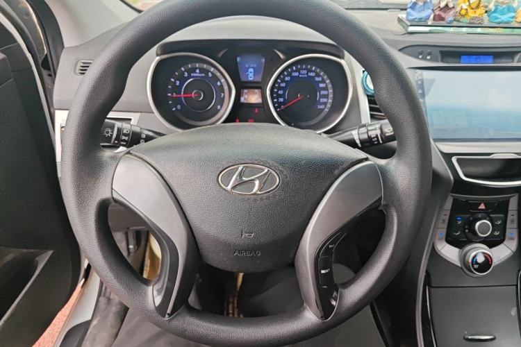 Used Hyundai Elantra (5th Generation / Langdong) 2015 1.6L Manual Leading Model Steering Wheel