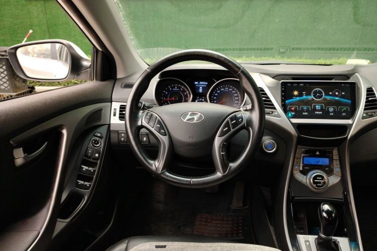 Used Hyundai Elantra (5th Generation / Langdong) 2015 1.6L Automatic Leading Model Steering Wheel