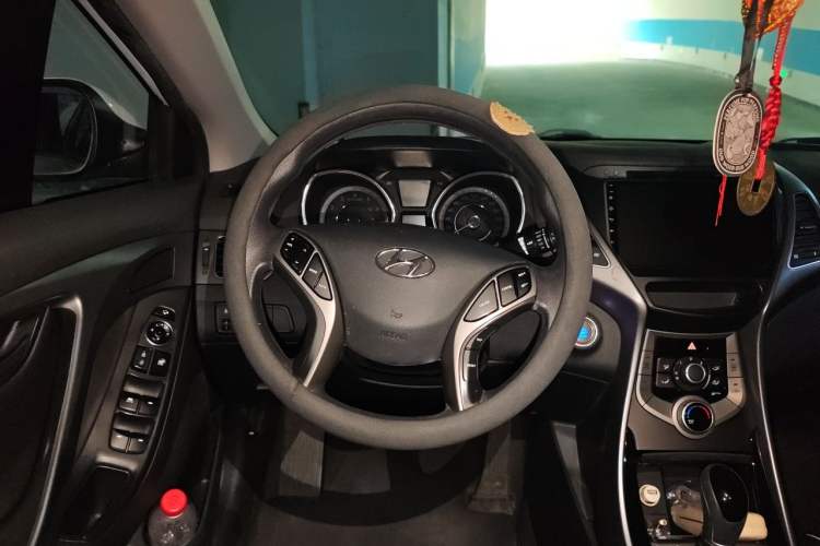 Used Hyundai Elantra (5th Generation / Langdong) 2015 1.6L Automatic Leading Model Steering Wheel
