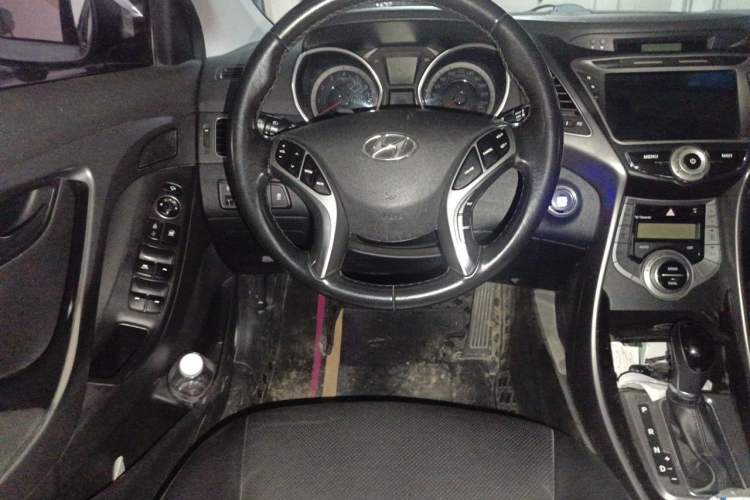 Used Hyundai Elantra (5th Generation / Langdong) 2015 1.6L Automatic Luxury Model Steering Wheel